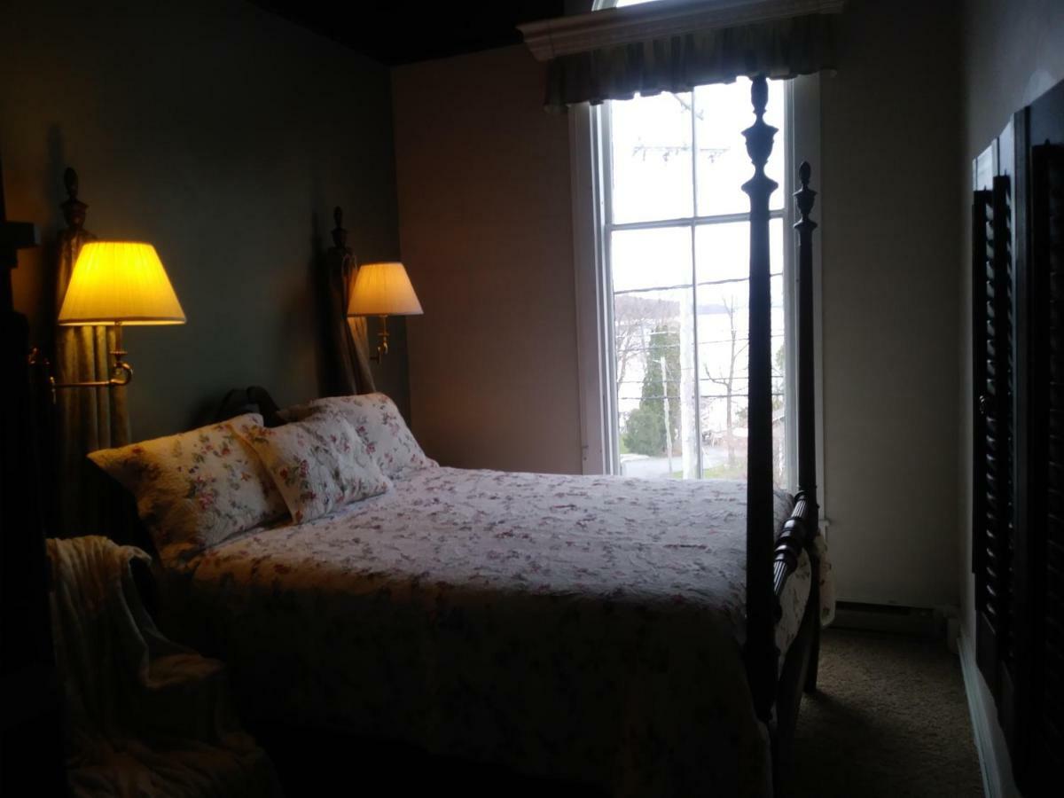 The Inn In Westport Экстерьер фото
